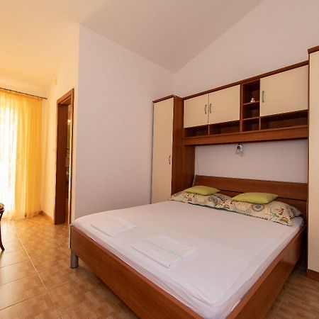 Apartments Ruzica - Sea View Igrane Bagian luar foto